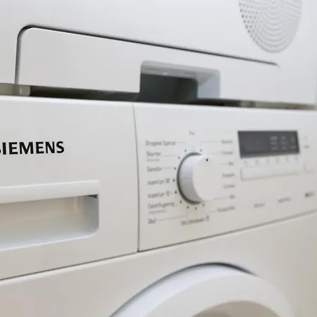 Lejlighed Lys 3 Vaerelses Med 26 M2 Sydvendt Altan *