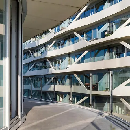 Lys 3 Vaerelses Med 26 M2 Sydvendt Altan Århus